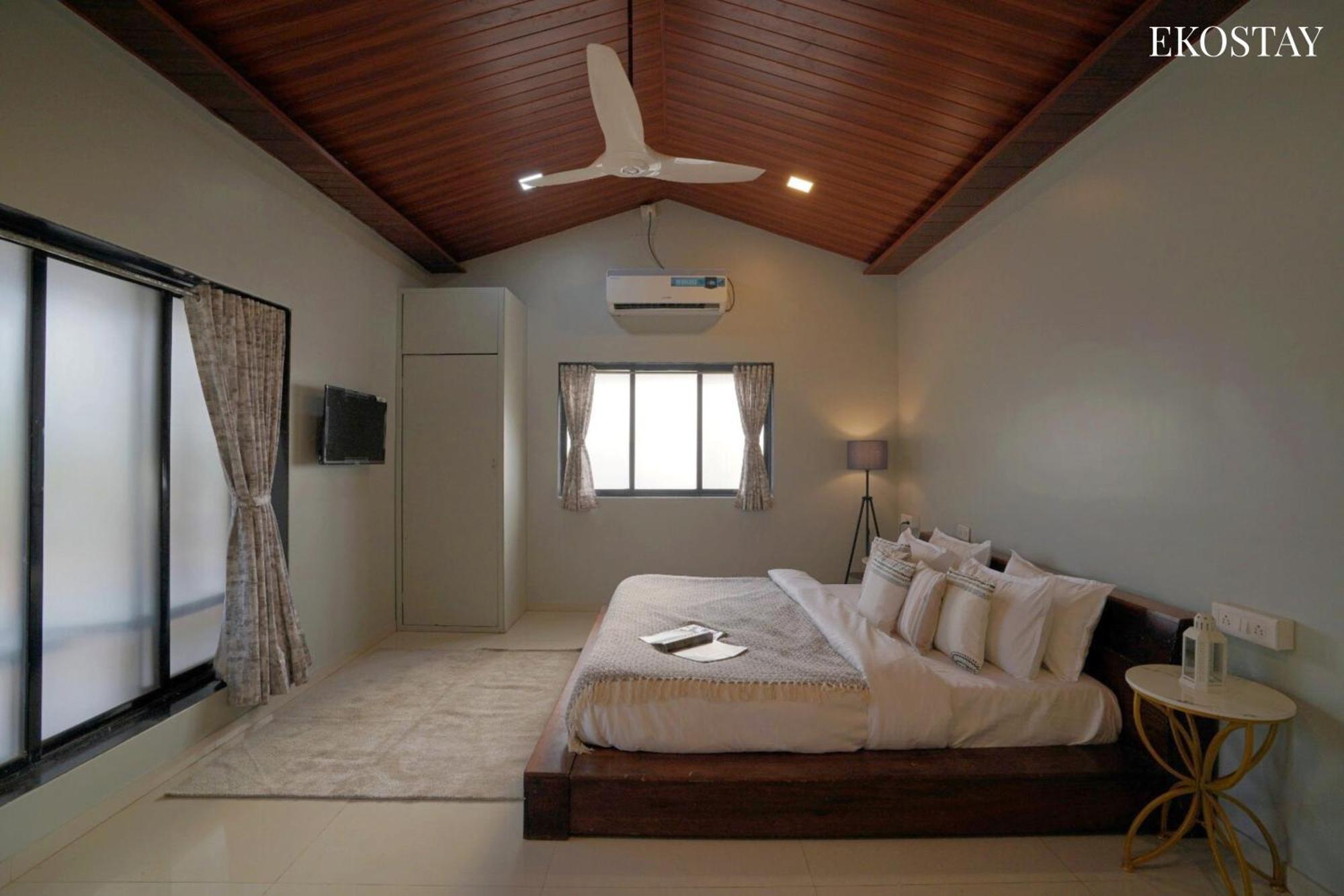 Ekostay Gold Palm Estate I Cricket Turf I Rain Dance I 2 Acre Property 卡尔贾特 外观 照片