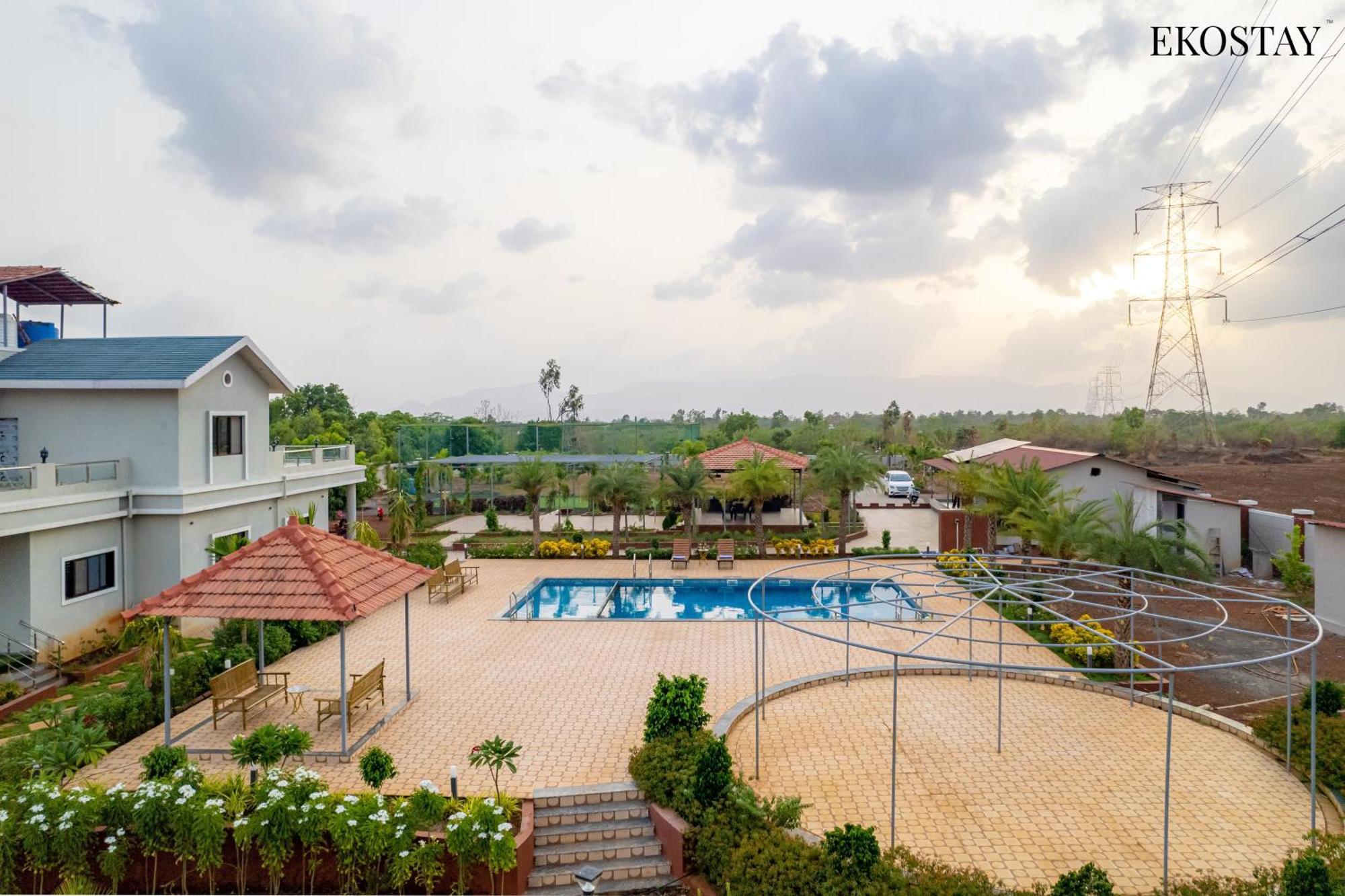 Ekostay Gold Palm Estate I Cricket Turf I Rain Dance I 2 Acre Property 卡尔贾特 外观 照片